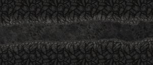 Um pequeno caminho em uma caverna